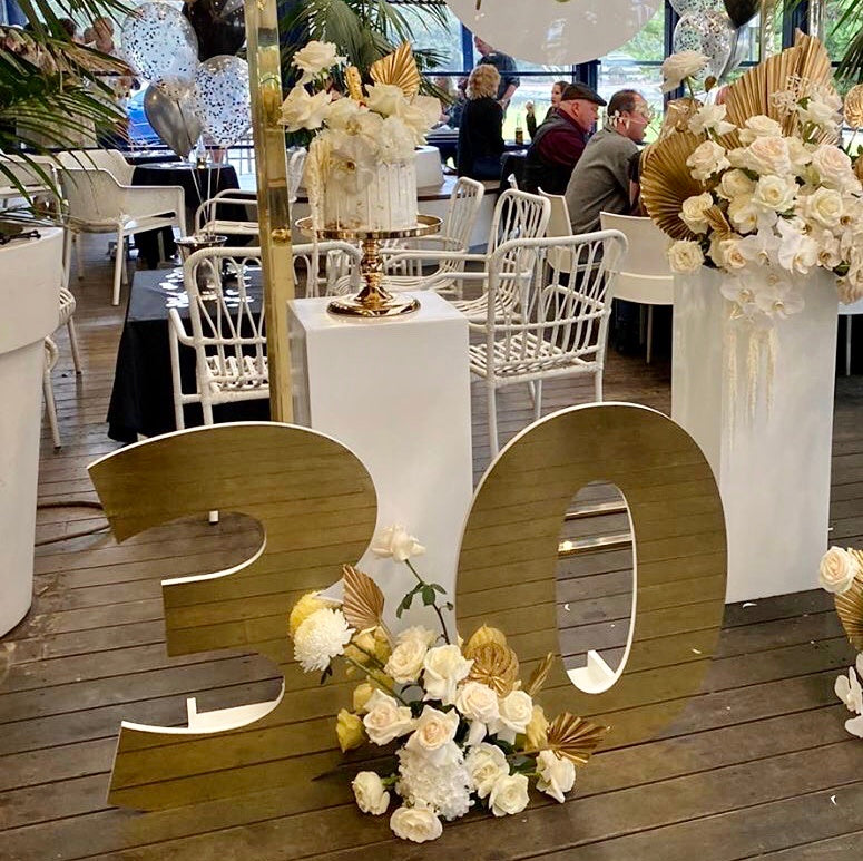 White and Gold Table Decorations